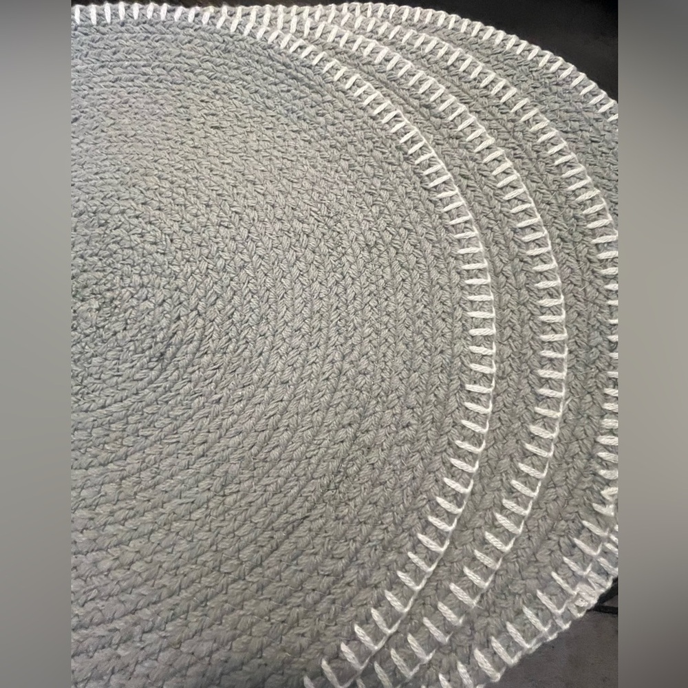 NWT Gray Cotton Woven Round Placemats set of 4